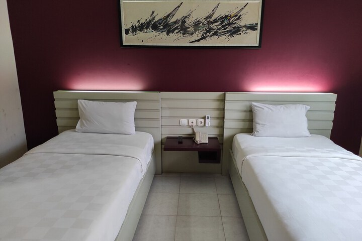 Room 12 of 22