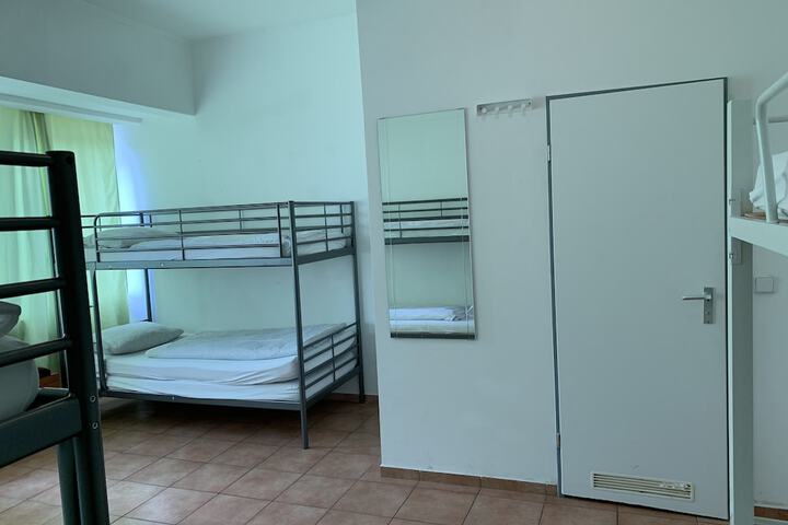 Room 31 of 150
