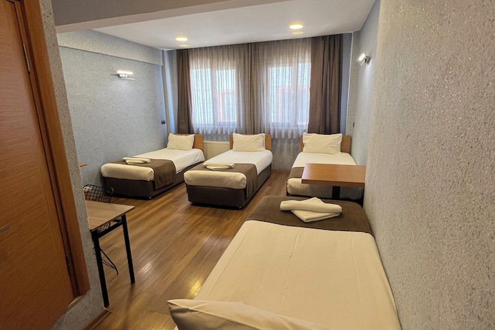 Room 12 of 38