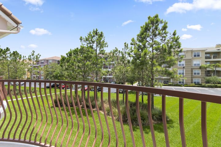 Hotel Exterior 128 of 128