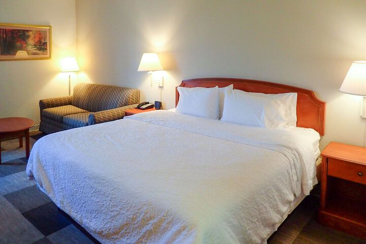 1 King Bed (6 of 46)