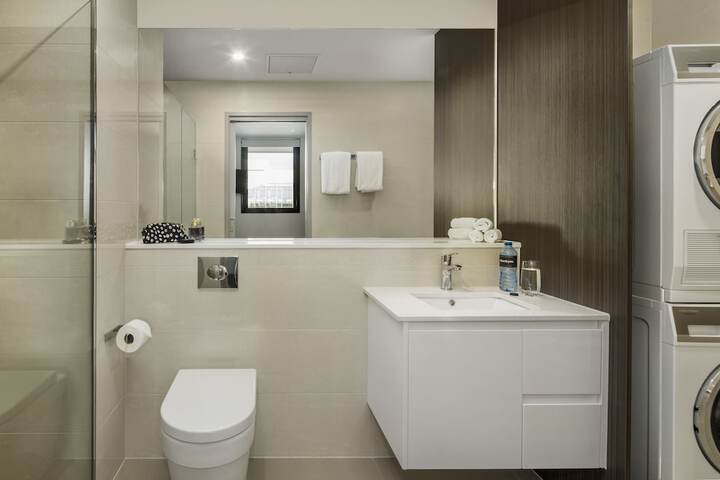 Room 4 of 32