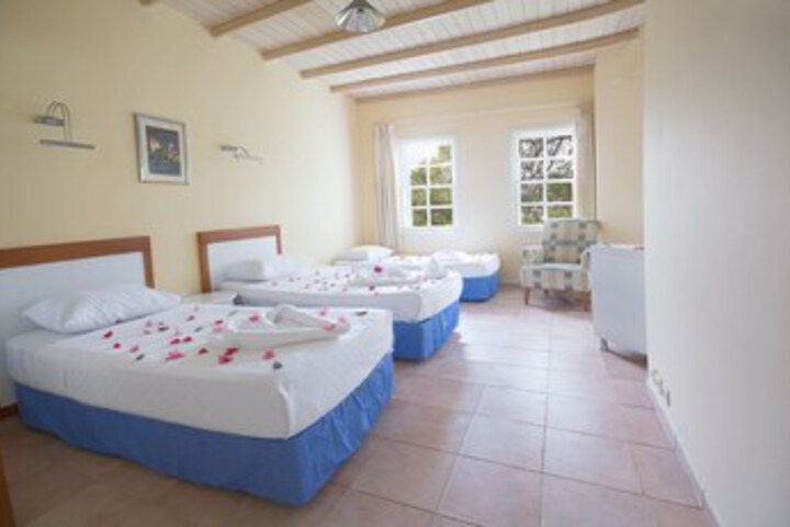 Room 5 of 14