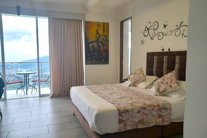 Room 9 of 29