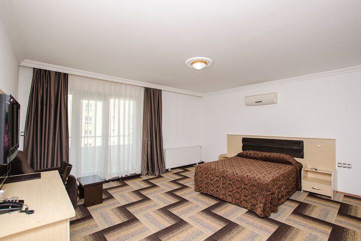 Room 22 of 64