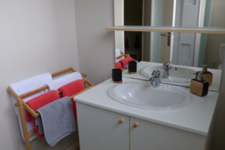Room 6 of 25
