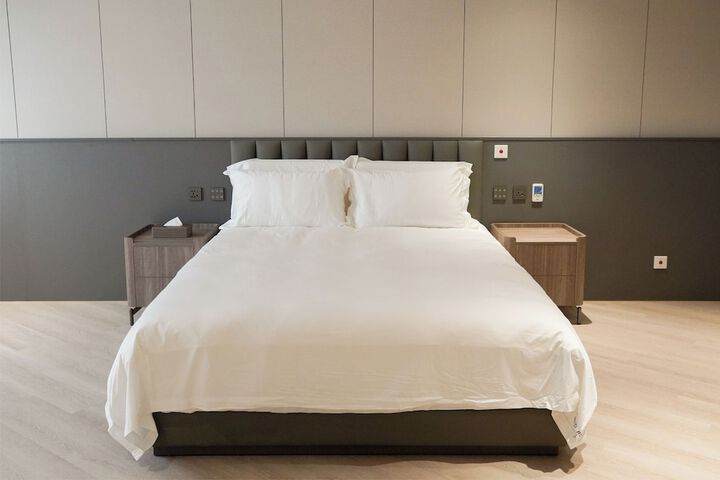 Room 51 of 83
