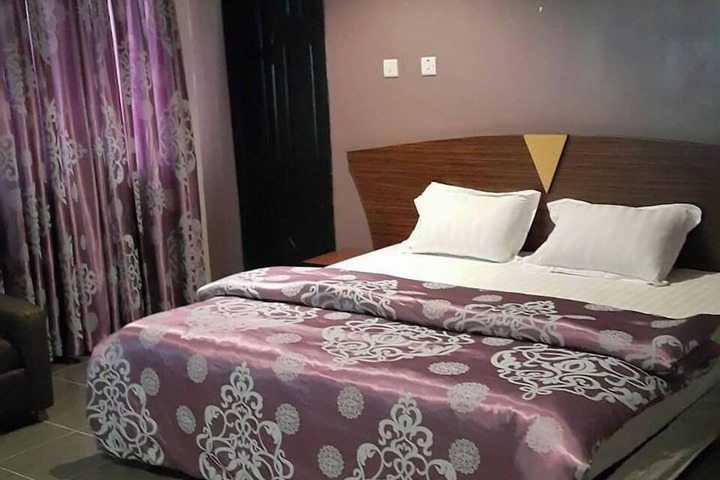 Room 2 of 26
