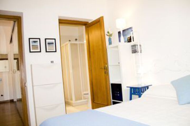 Room 4 of 12