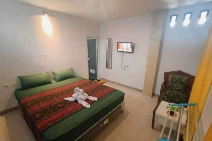 Room 5 of 10