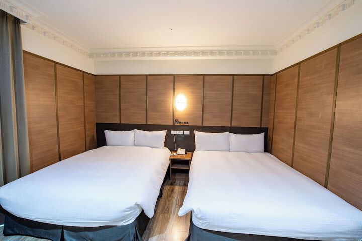 Room 15 of 120