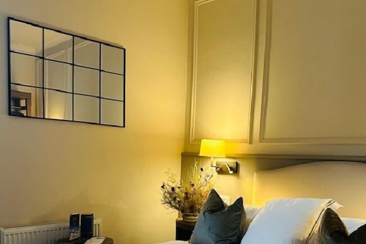 Room 10 of 67