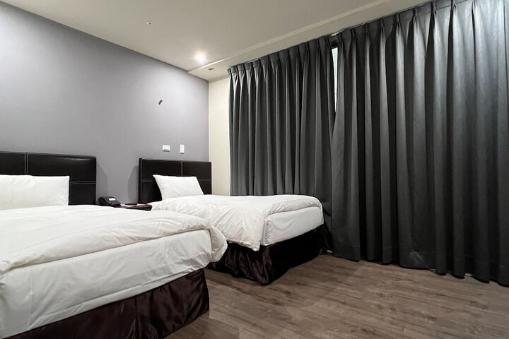 Room 6 of 49