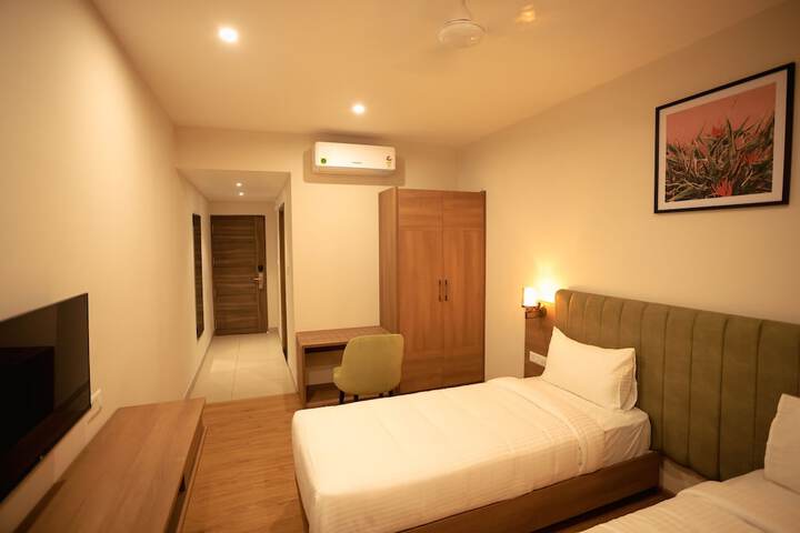 Room 3 of 45