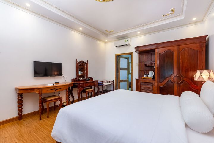 Room 18 of 80
