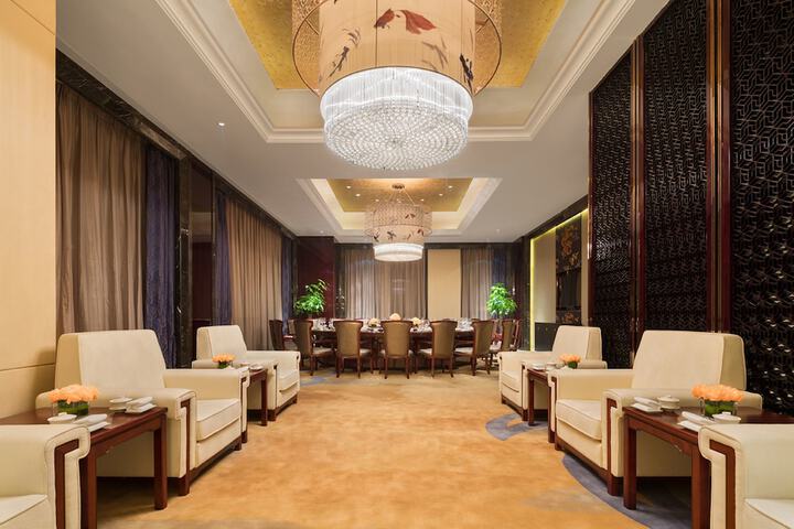 Dining Photos