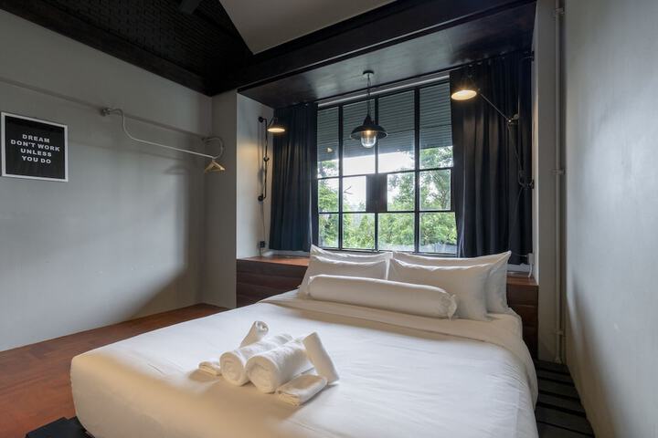 Room 57 of 219