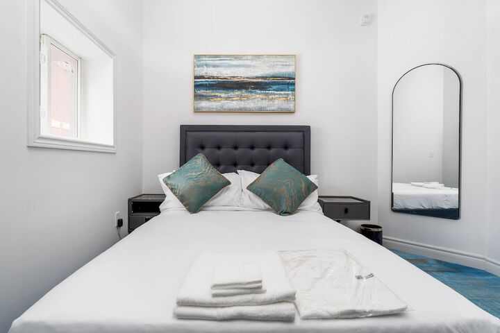 Room 12 of 42