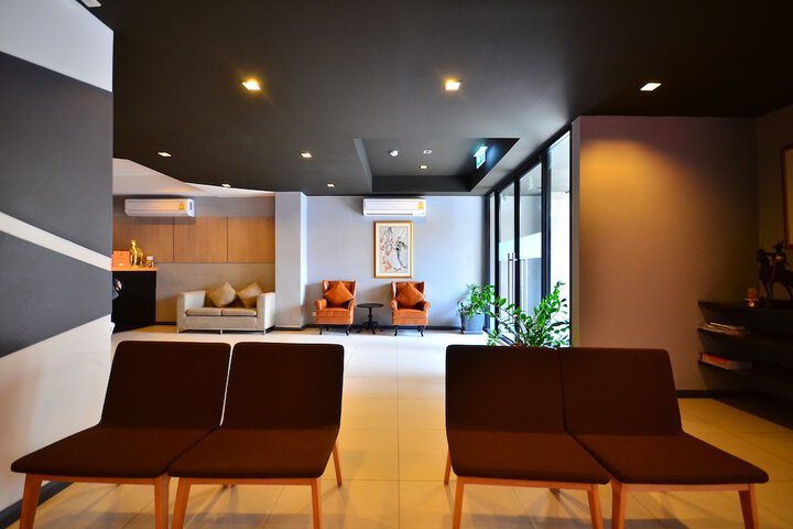 Entrance & Lobby