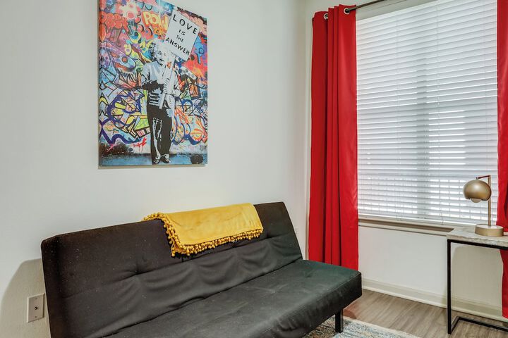 Room 19 of 137