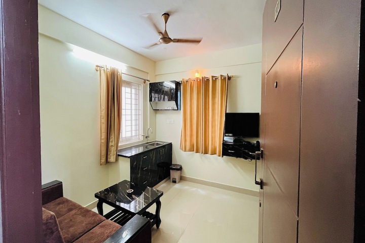 Room 12 of 21