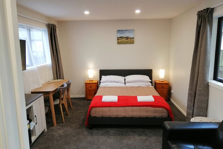 Room 6 of 76