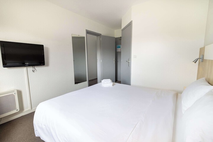 Room 4 of 38