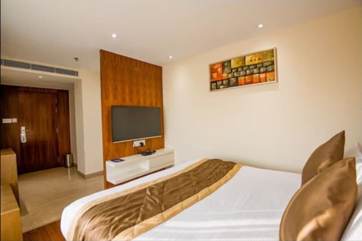 Room 3 of 12