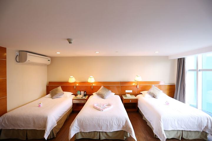 Room 8 of 49
