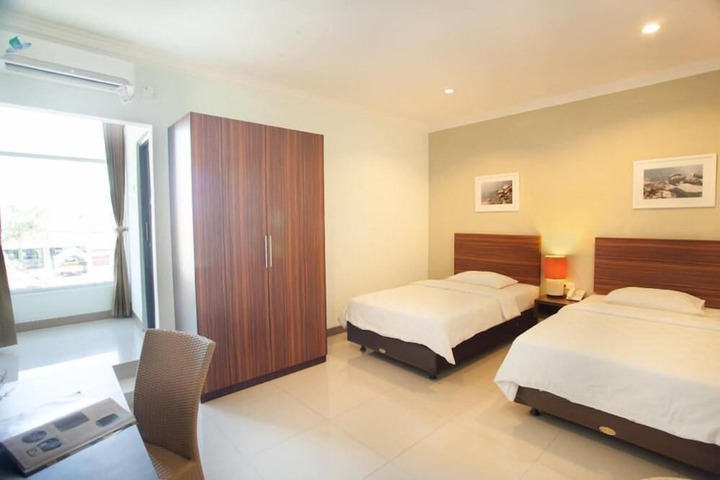 Room 11 of 37