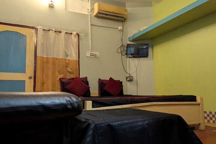 Room 9 of 21