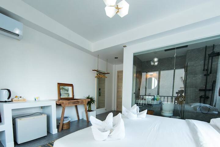 Room 8 of 31