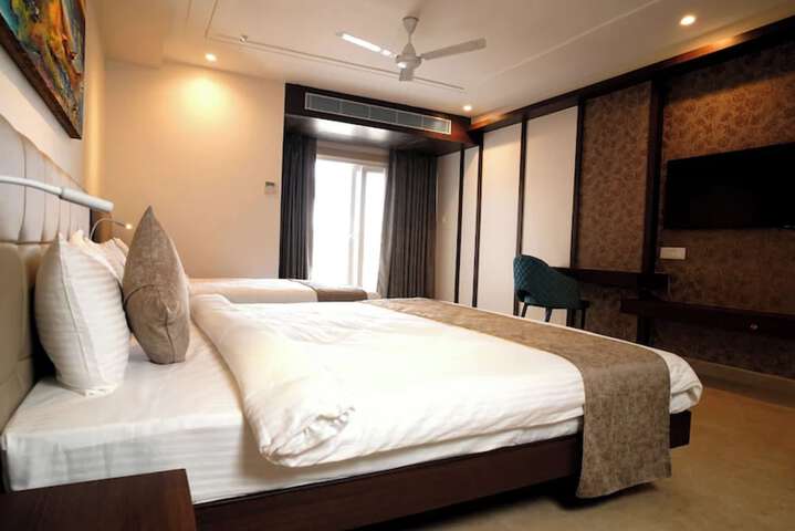 Room 9 of 51