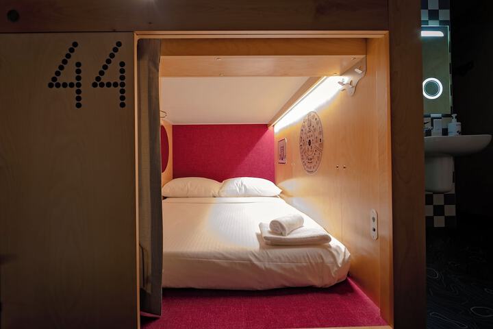 Room 18 of 66