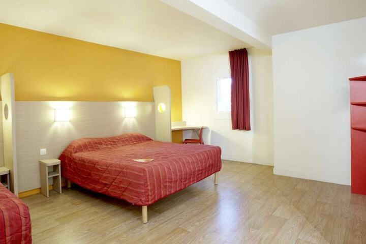 Room 9 of 22
