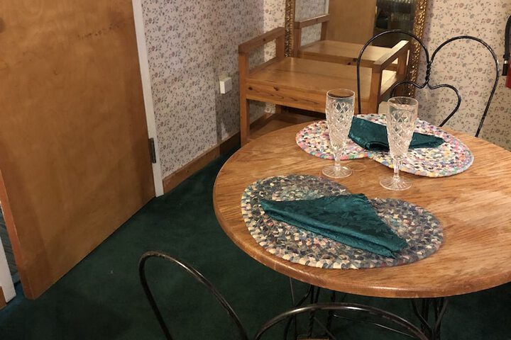 Room 5 of 40