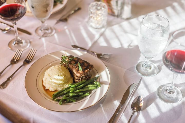 Dining 106 of 153