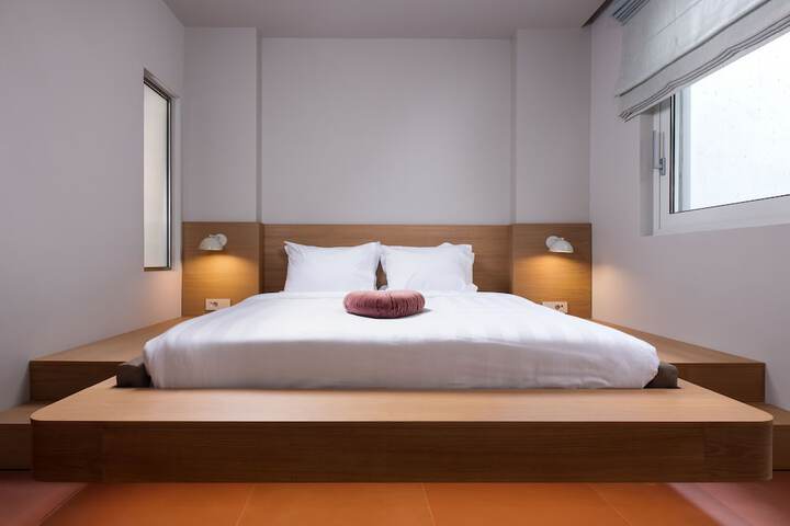 Room 16 of 79
