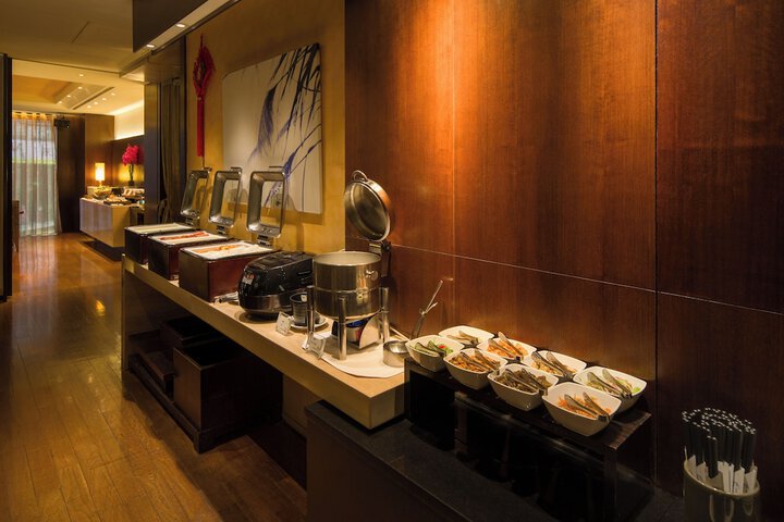 Dining 40 of 61