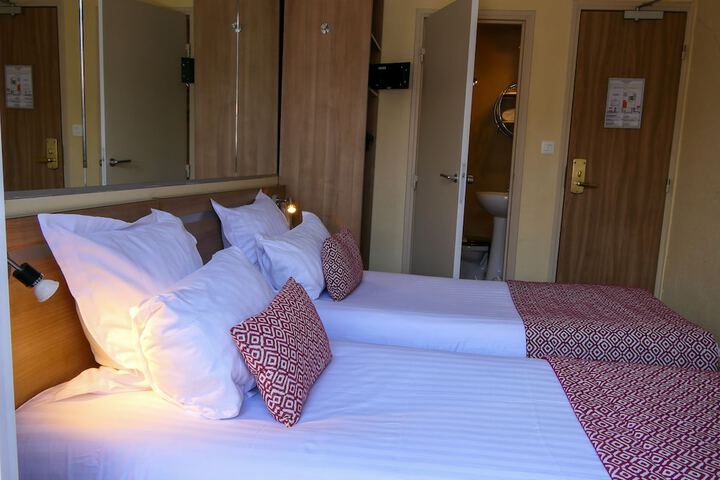 Room 29 of 62