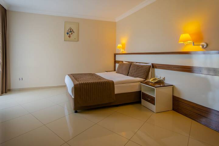 Room 2 of 26