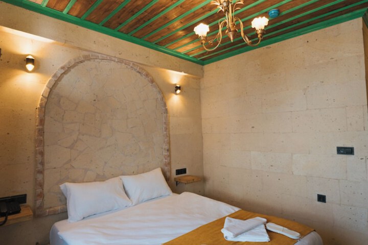 Room 8 of 189