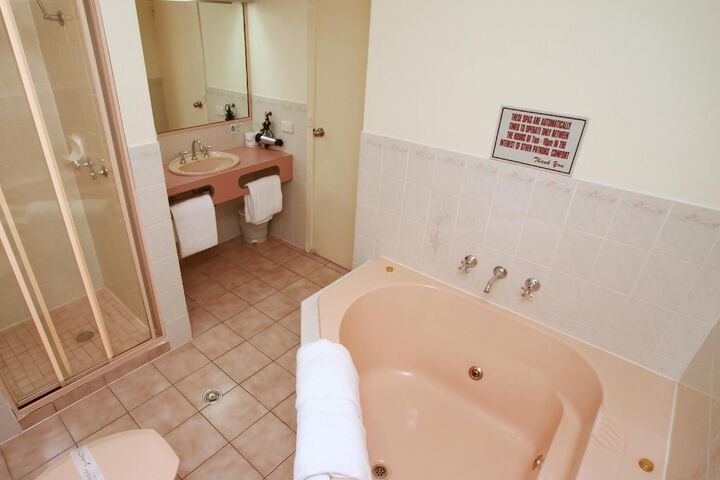Room 52 of 69