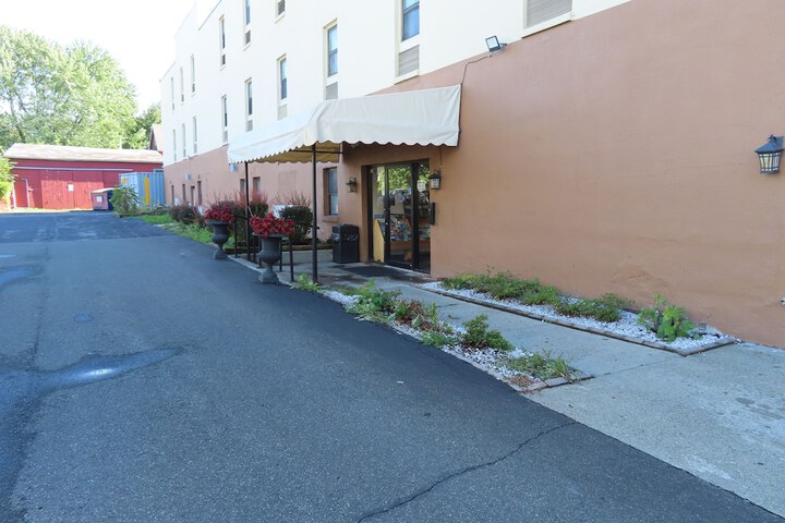 Hotel 74 of 75