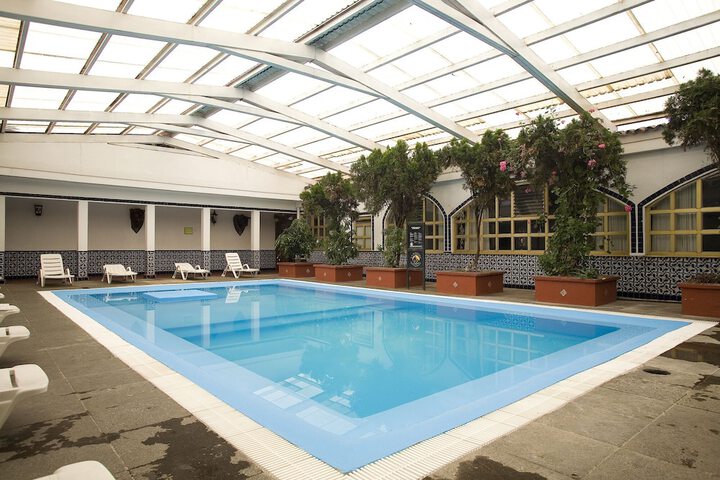 Pools & Facilities