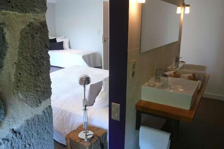 Room 34 of 65