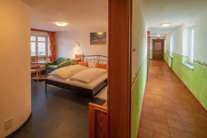 Room 4 of 29