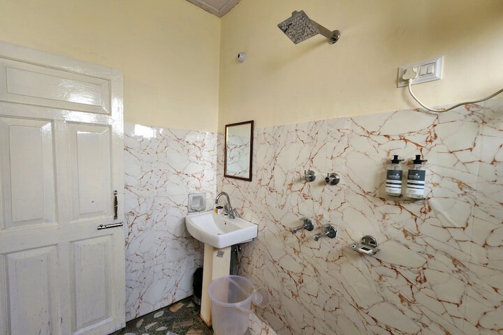 Room 46 of 92