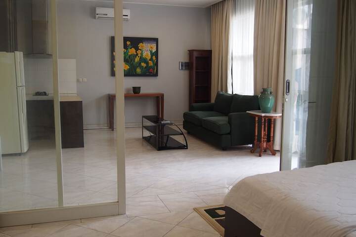 Room 4 of 17