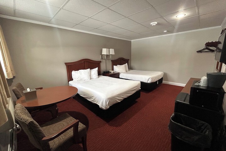 2 Double Beds (1 of 6)